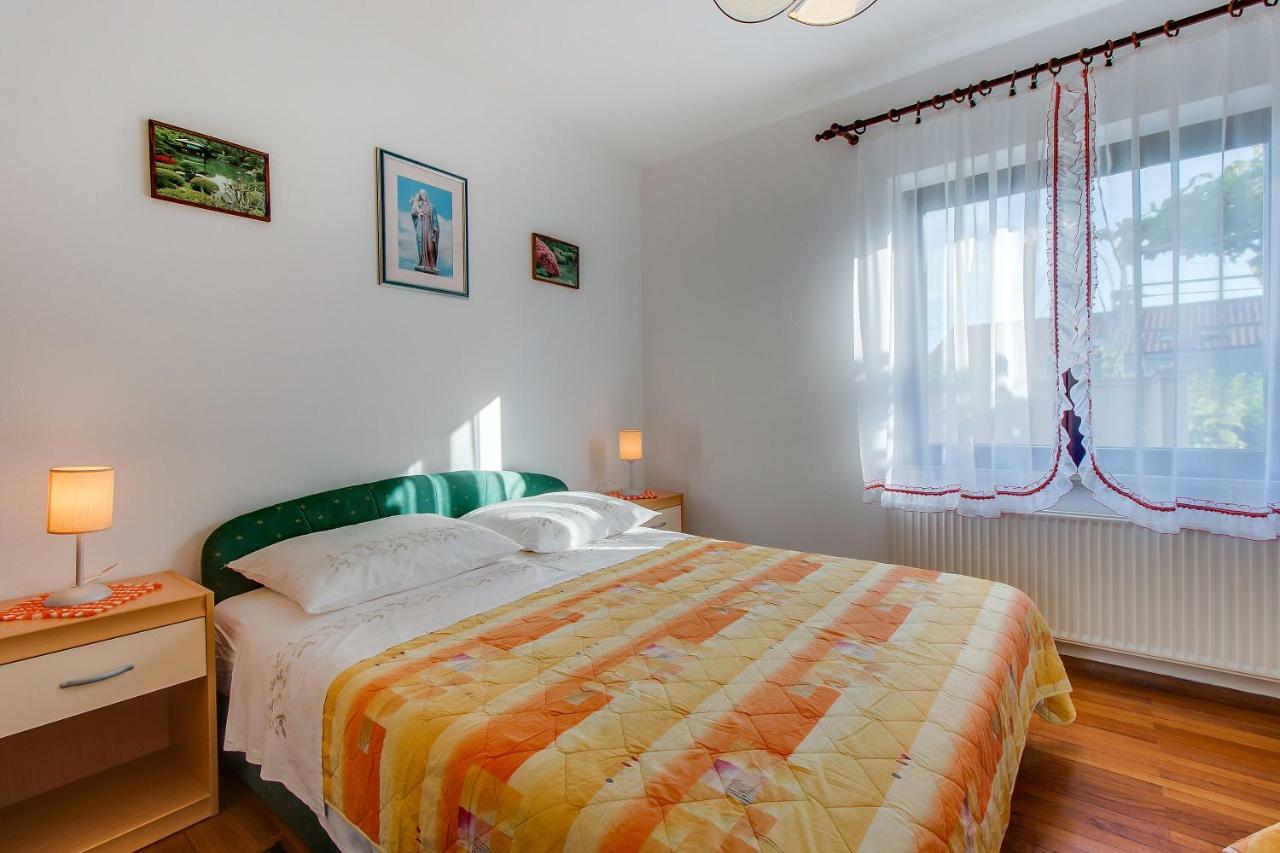 Apartment Simona マリ・ロシニュ エクステリア 写真